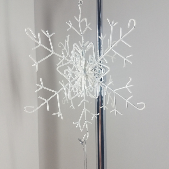White Large Metal Snowflake Christmas Decor - Picture 4 of 5